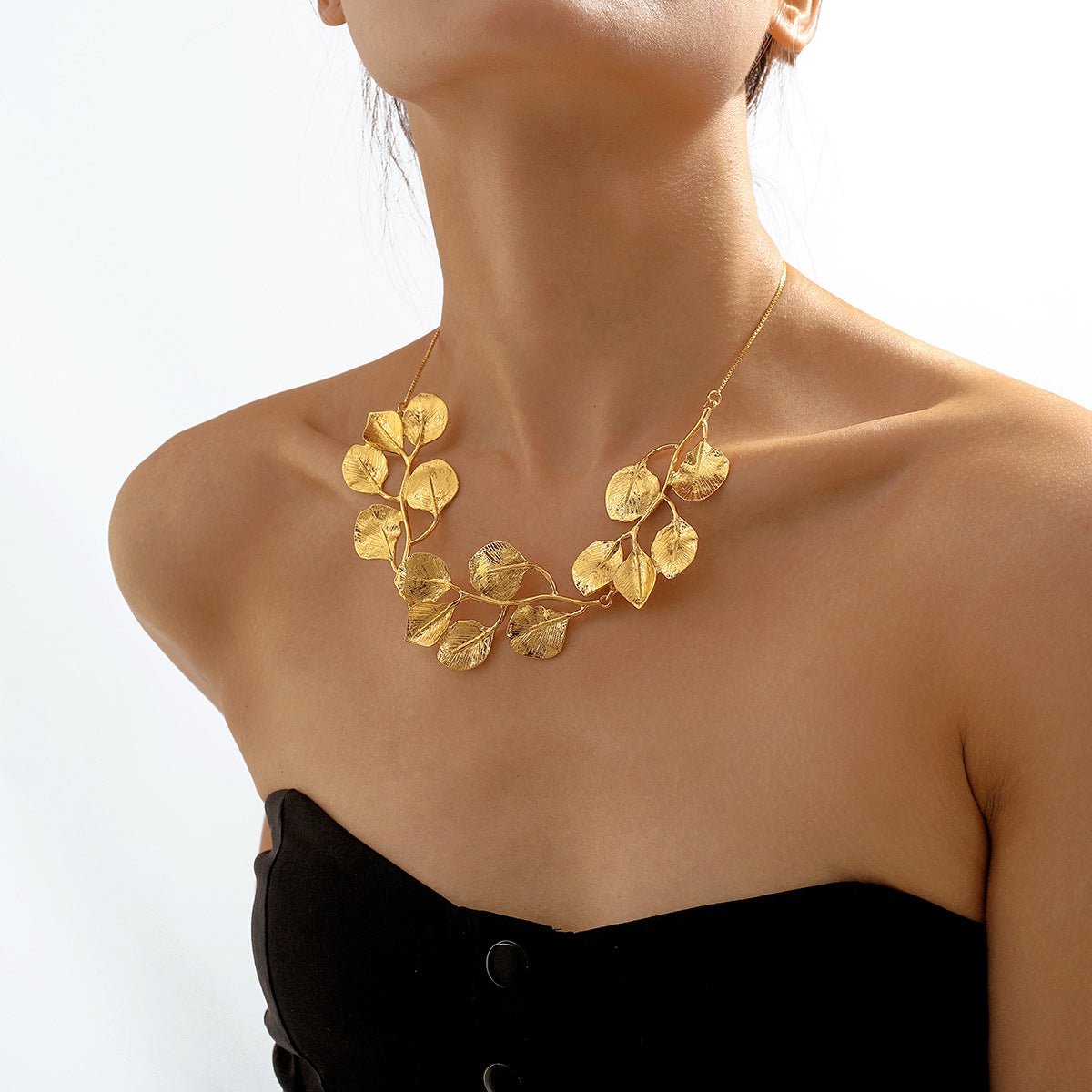 Elegant Retro Luxurious Leaf Alloy Plating Women's Necklace