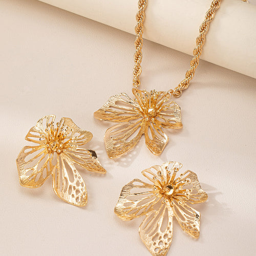 Classic Floral Elegance Jewelry Set