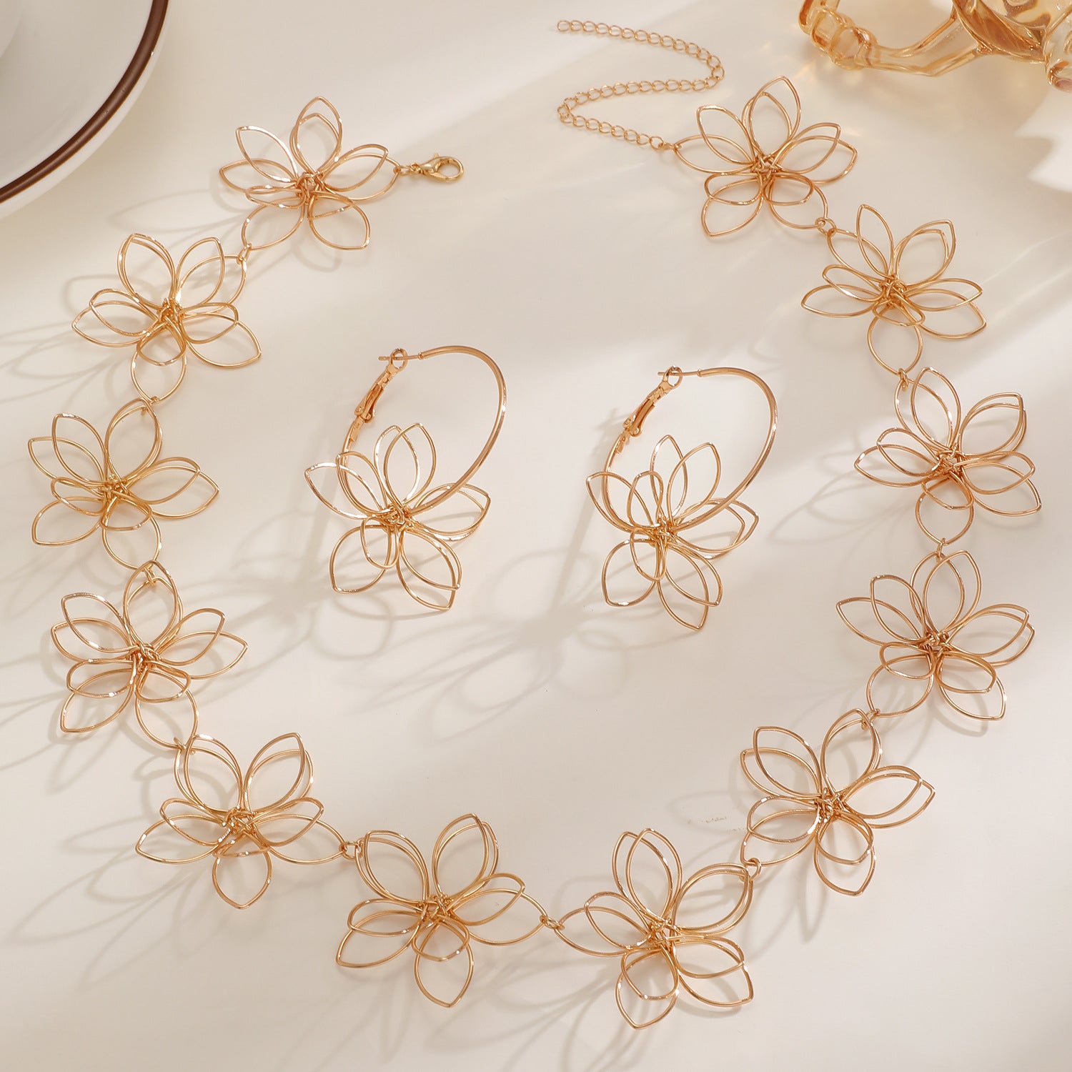 Elegant Fashion Flower Pendant Necklace And Earring Set