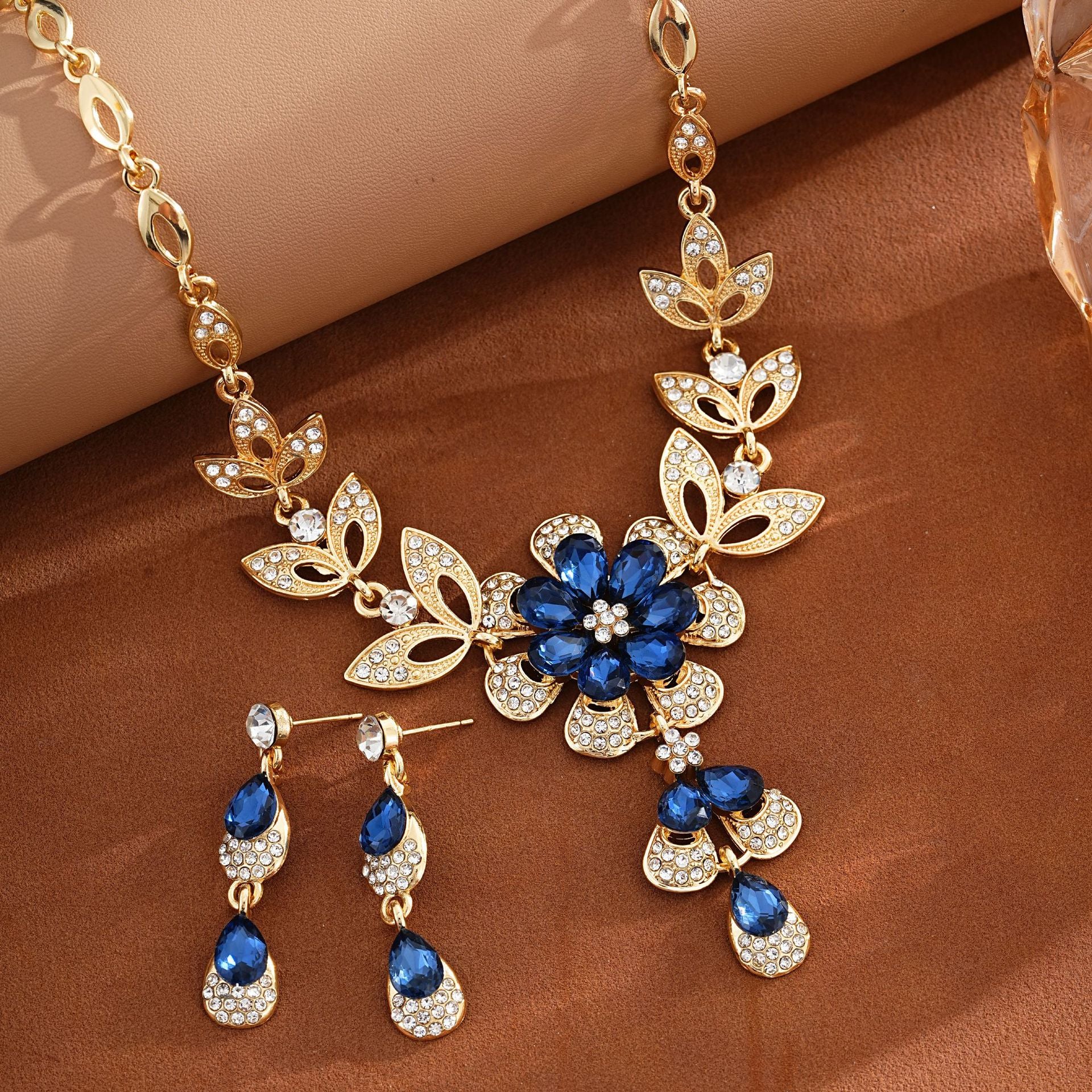 Elegant Fashionable Waterdrop Flower Necklace And Earring Set
