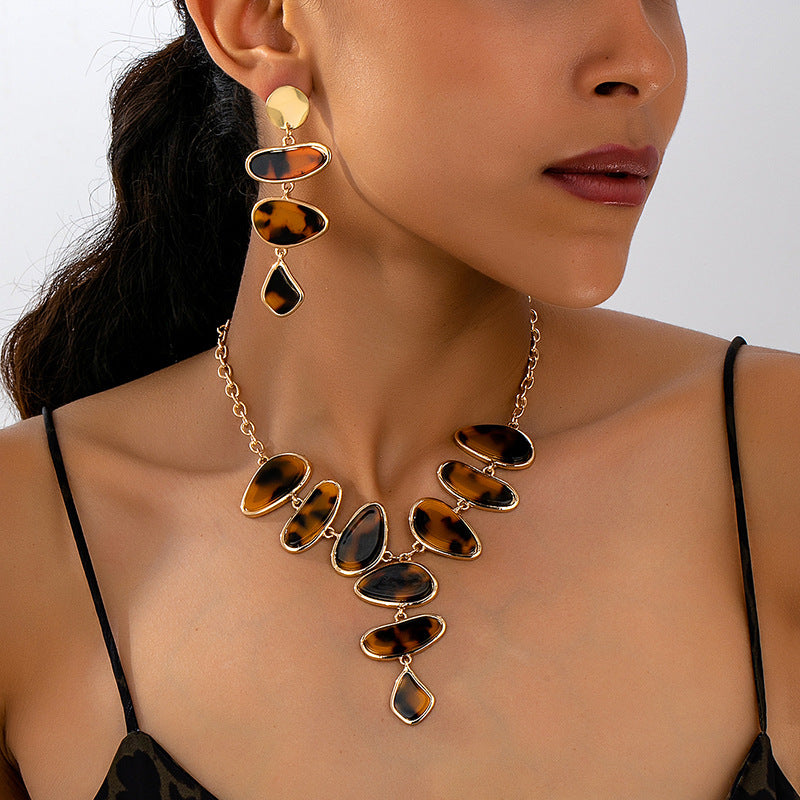 Women’s Brown Resin Statement Necklace & Earrings Set – Gold Tone Geometric Jewelry
