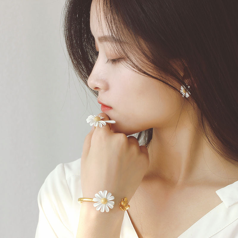 White Daisy Flower Jewelry Set for Women – Gold Plated Floral Fashion Jewelry