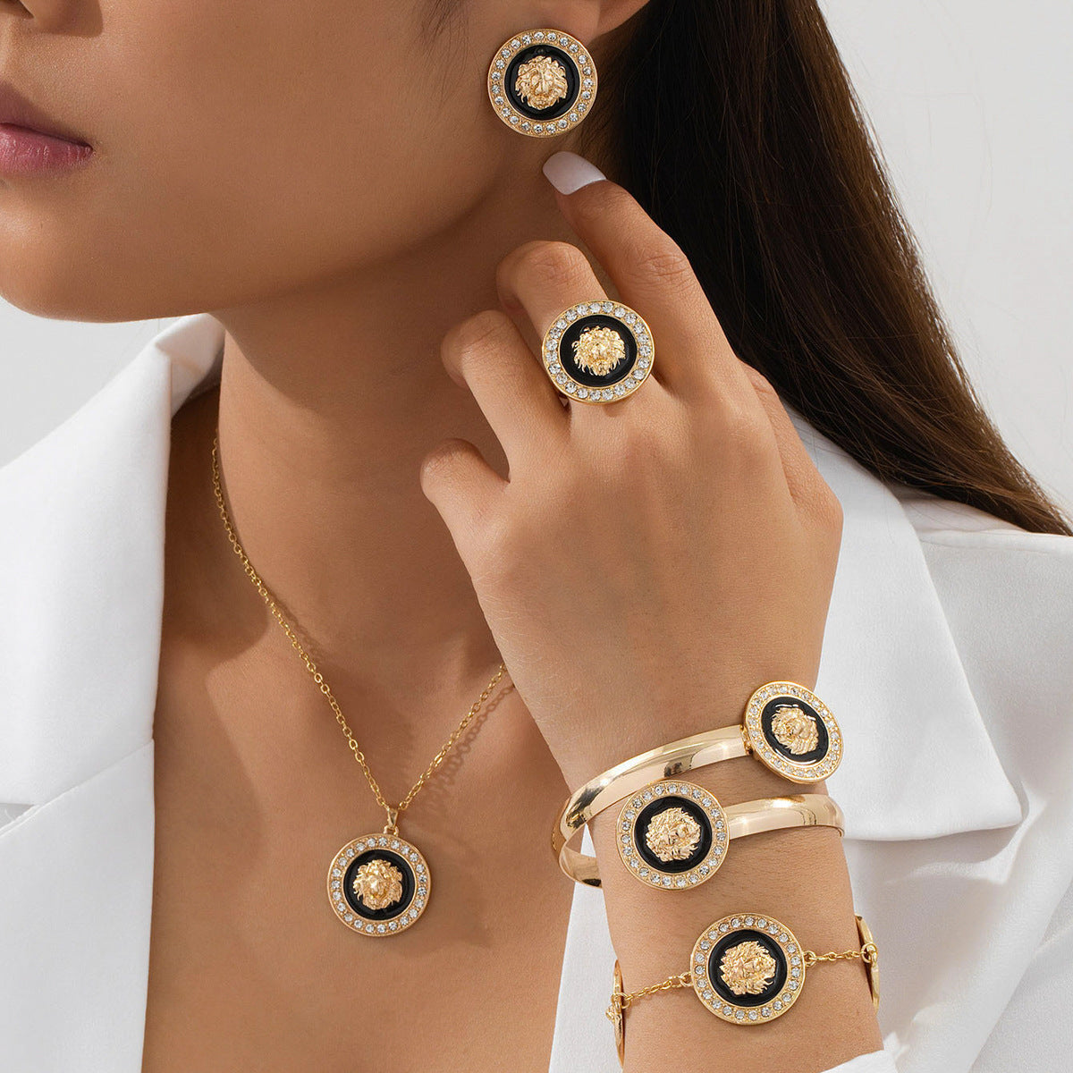 Women’s 5-Piece Jewelry Set with Lion Motif