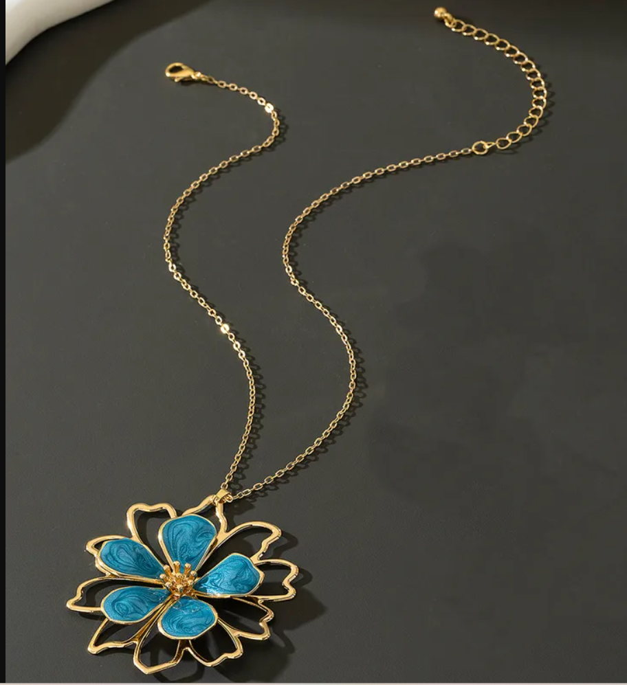 Blue Enamel Flowers Necklace For Women Made Of Durable Alloy